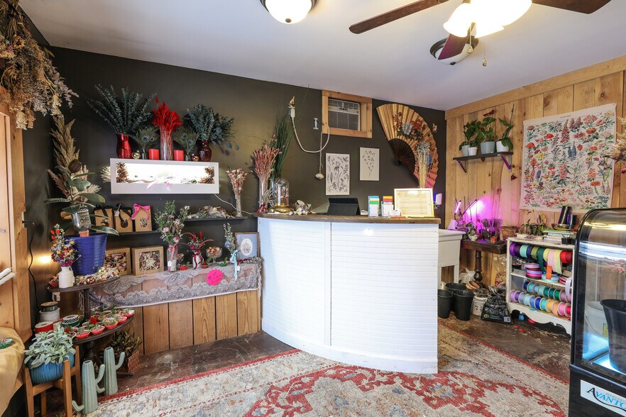 More Photos Of 16454 Appalachian Hwy, Thomas Restaurant For Sale