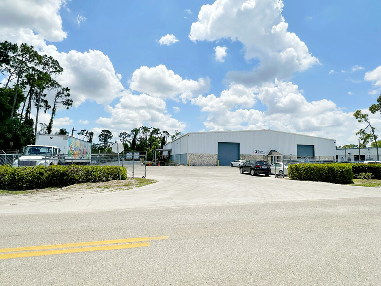 Primary Photo Of 2236 Hemingway Dr, Fort Myers Warehouse For Sale