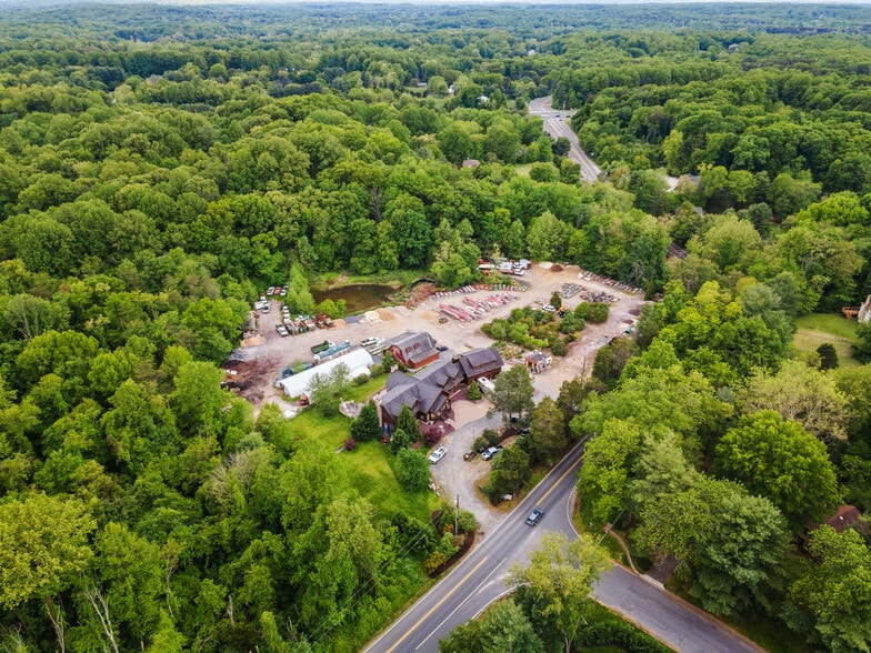 More Photos Of 11501 Popes Head Rd, Fairfax Garden Center For Sale