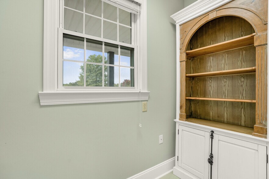 More Photos Of 6245 University Park Dr, Radford Office Residential For Sale