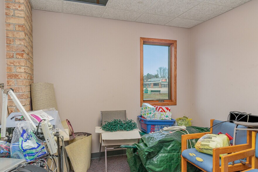 More Photos Of 3588 Center Ave, Essexville Medical For Sale