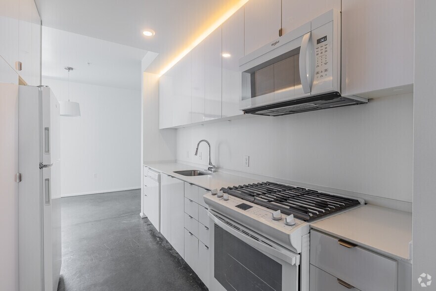 More Photos Of 329 NE Couch St, Portland Coworking Space