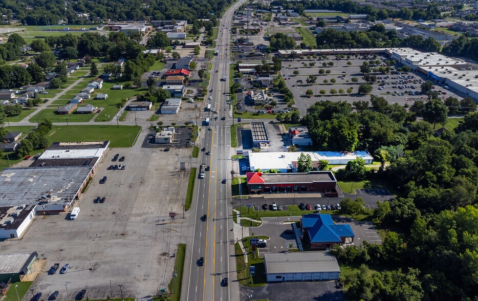 More Photos Of 10509 Dixie Hwy, Louisville Freestanding For Lease