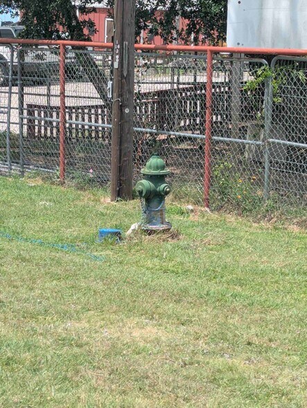 More Photos Of 1917 Main Street, Blanco Land For Sale