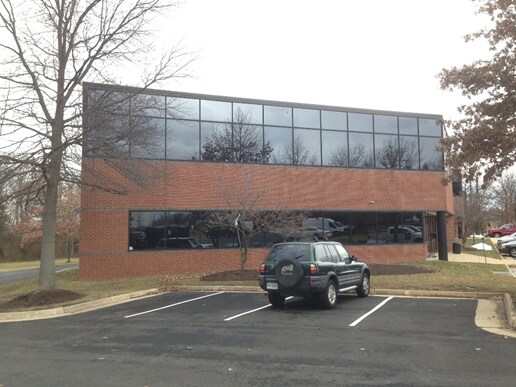 More Photos Of 45645 Willow Pond Plz, Sterling Office For Sale