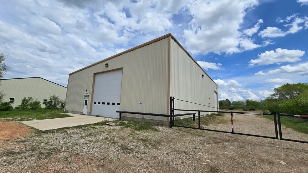 More Photos Of 5678 134th Ave NW, Williston Office For Sale