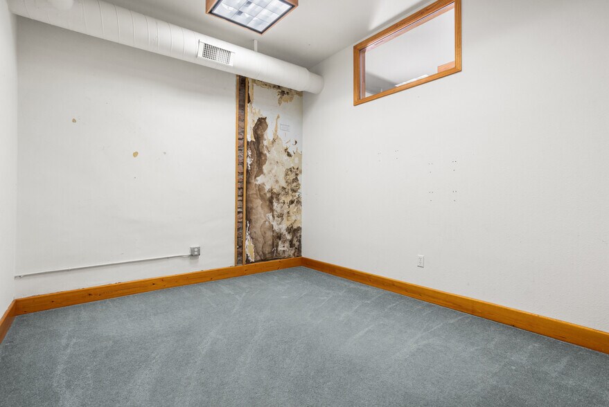 More Photos Of 431 Main St, Lyons Storefront Retail Office For Lease