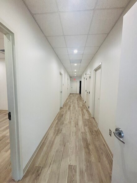 More Photos Of 131 Parkwood Cir, Carrollton General Retail For Lease