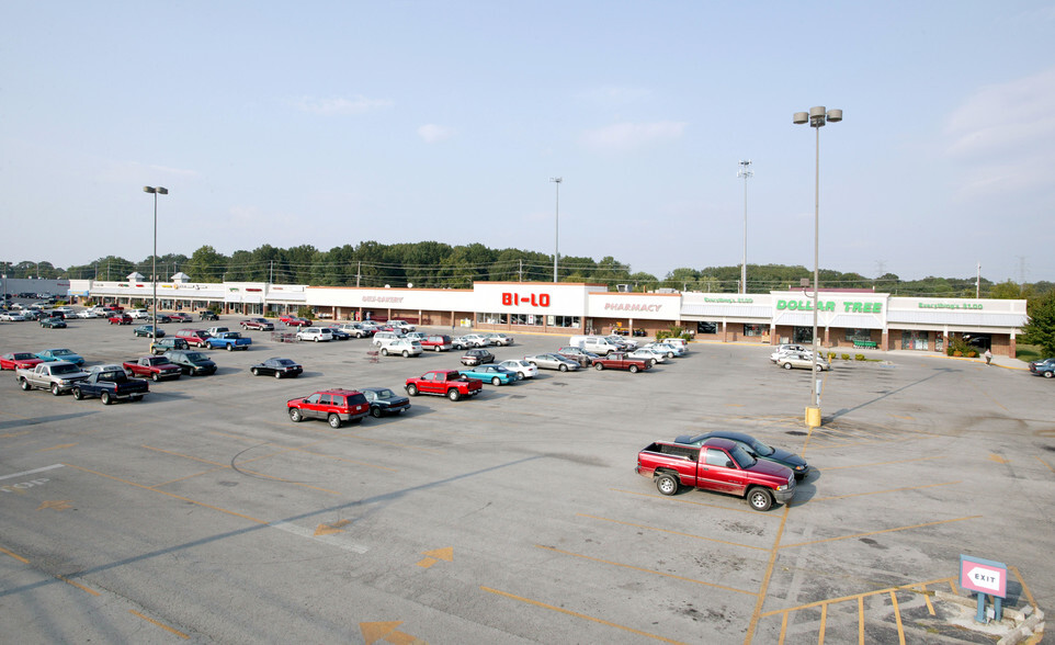 Primary Photo Of 1802 N Jackson St, Tullahoma General Retail For Lease