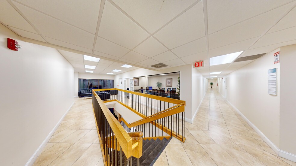 More Photos Of 5118 N 56th St, Tampa Office For Lease