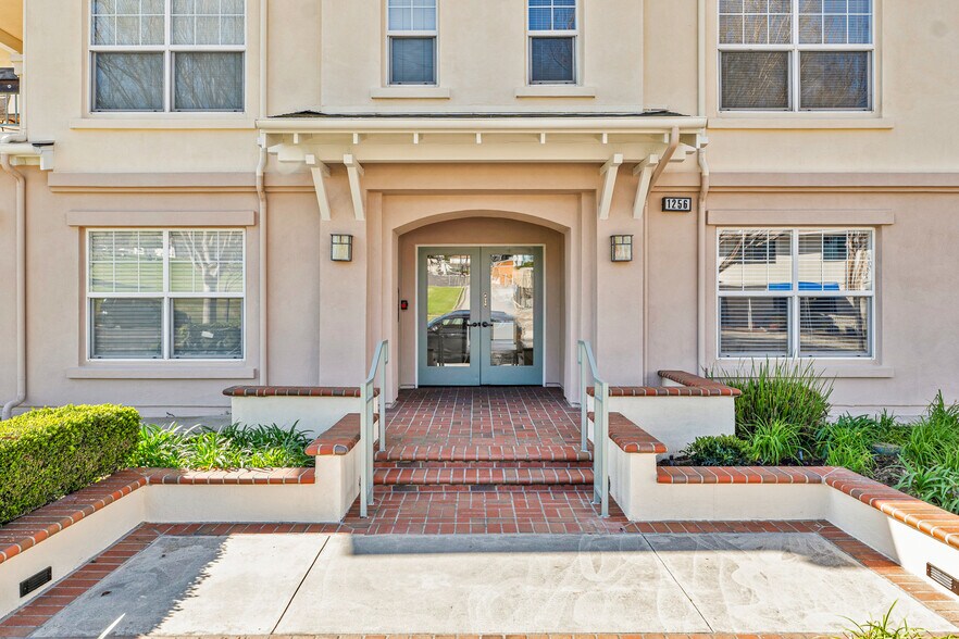 More Photos Of 1256 E Main St, Ventura Apartments For Sale