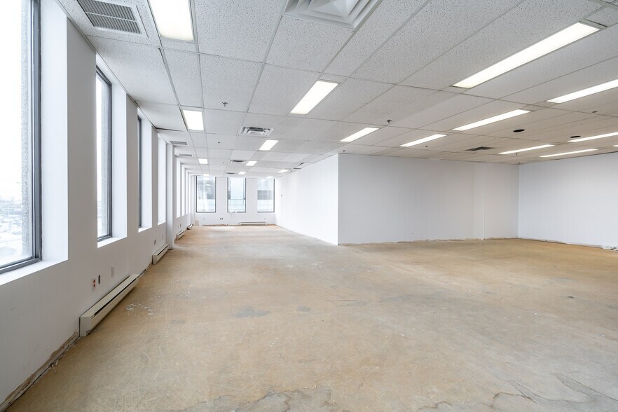 More Photos Of 3131 Boul Saint-Martin O, Laval Office For Lease