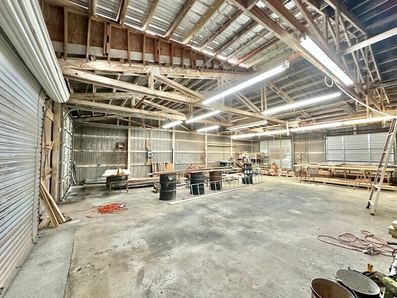 More Photos Of 739 Glenwood Ave, Sebring Manufacturing For Sale