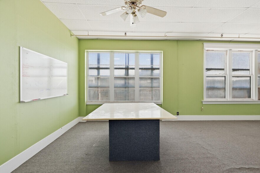 More Photos Of 117 E 4th St, Joplin Office For Sale