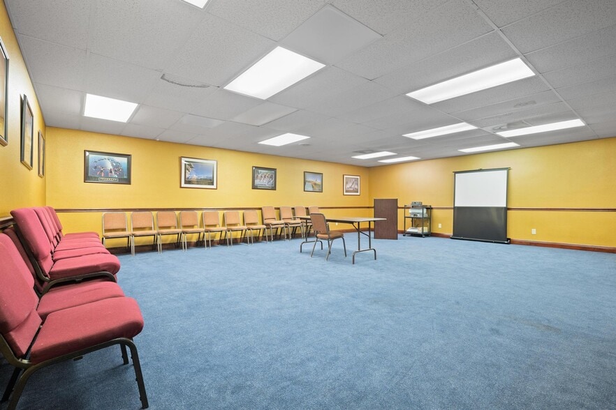 More Photos Of 16255 Aviation Loop Dr, Brooksville Manufacturing For Lease