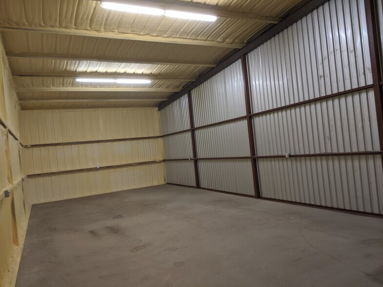 More Photos Of 18901 19th St, Bushland Warehouse For Lease