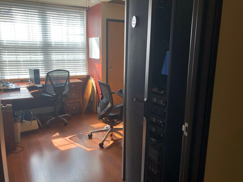 More Photos Of 271 US Highway 46, Fairfield Office For Lease