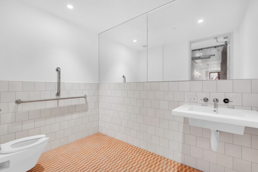 More Photos Of 83 Thompson St, New York Apartments For Sale