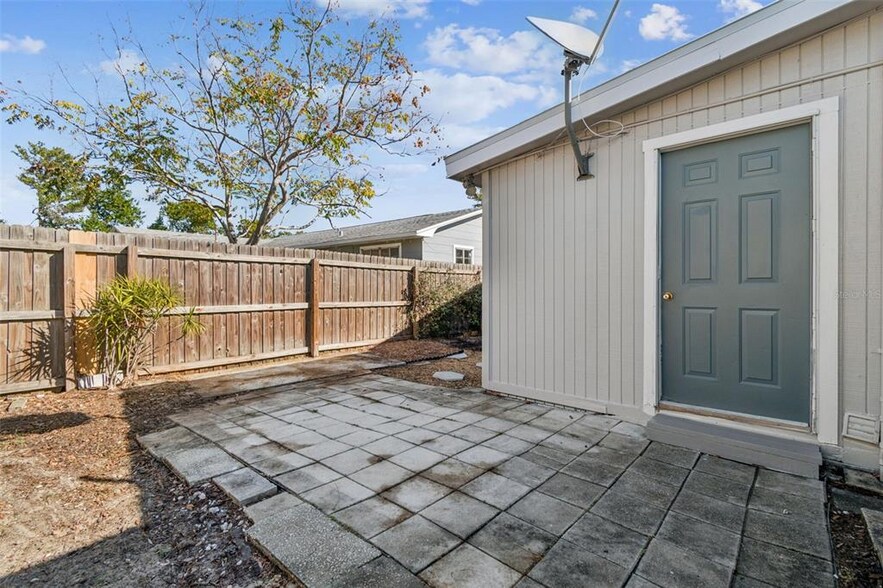 More Photos Of 2900 49th St N, Saint Petersburg Specialty For Sale