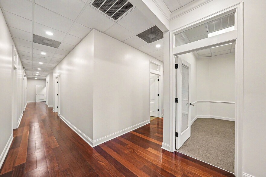 More Photos Of 2505 Seven Springs Blvd, New Port Richey Loft Creative Space For Lease