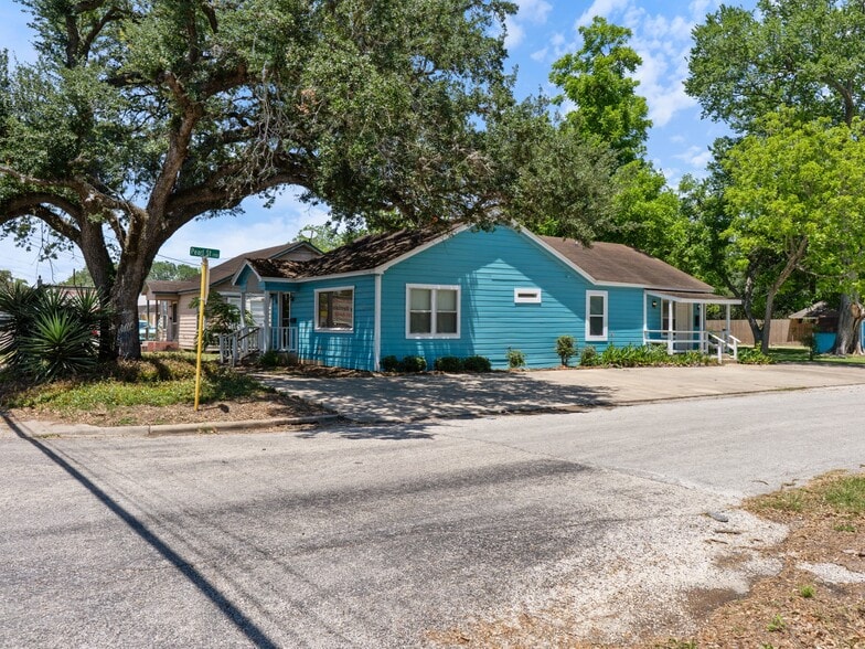 Primary Photo Of 3021 Avenue F, Bay City Multifamily For Sale