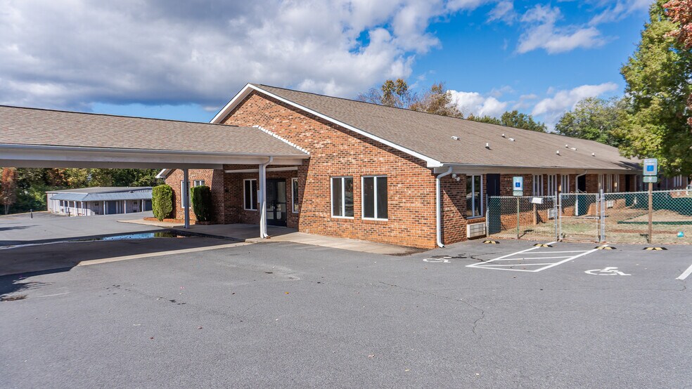 More Photos Of 19619 W Catawba Ave, Cornelius Daycare Center For Lease