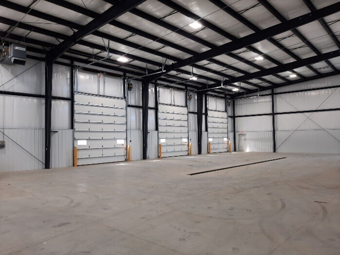More Photos Of 123 County Road 17, Elkhart Manufacturing For Lease