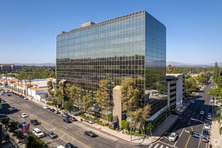 More Photos Of 16311 Ventura Blvd, Encino Office For Sale