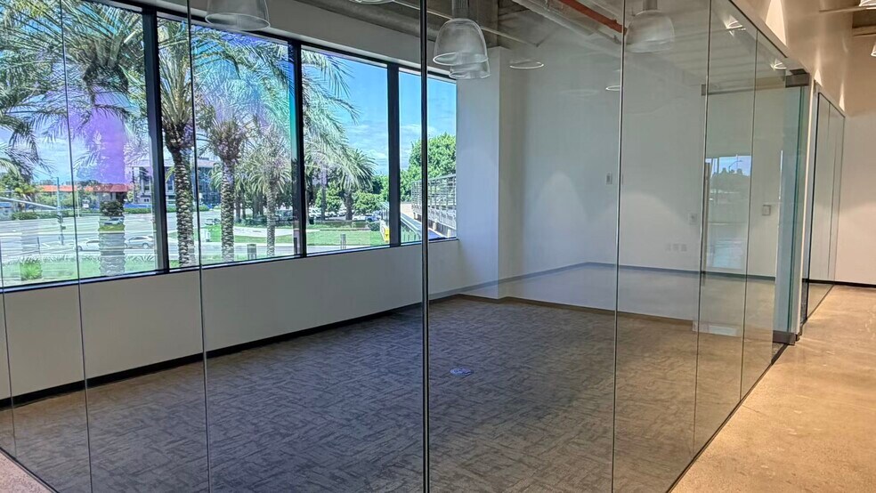 More Photos Of 4590 MacArthur Blvd, Newport Beach Office For Lease