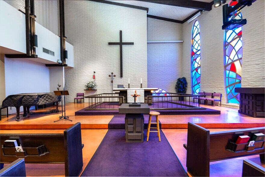 More Photos Of 3539 E Stanford Dr, Paradise Valley Coworking Space