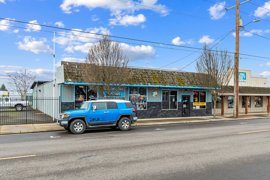 More Photos Of 208 N Molalla Ave, Molalla General Retail For Sale
