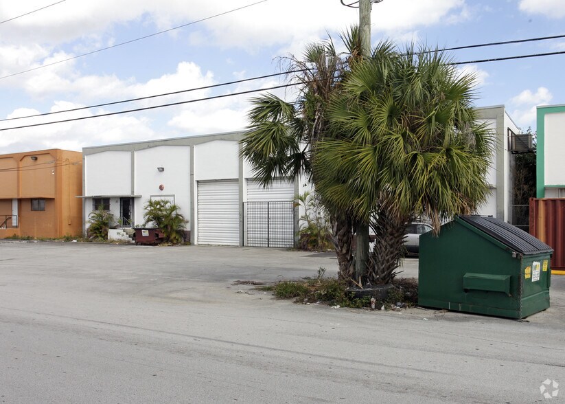 More Photos Of 7305 W 19th Ct, Hialeah Warehouse For Lease