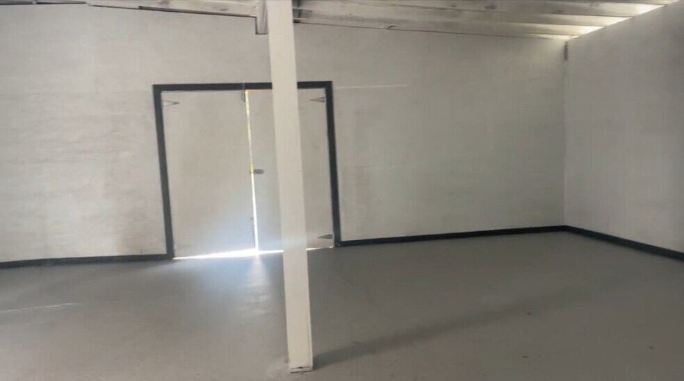 More Photos Of 209 Clayton Ave, Roxboro Industrial For Lease