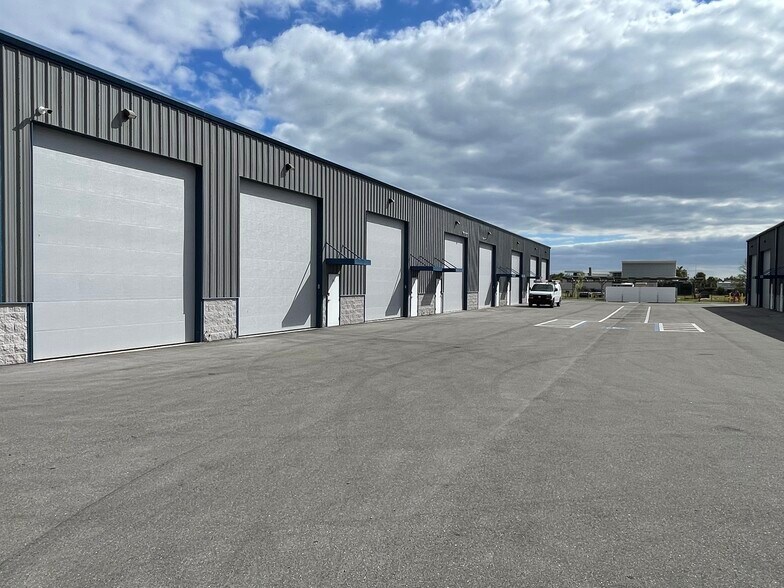 More Photos Of 16291 Innovation Lane, Fort Myers Self Storage For Sale