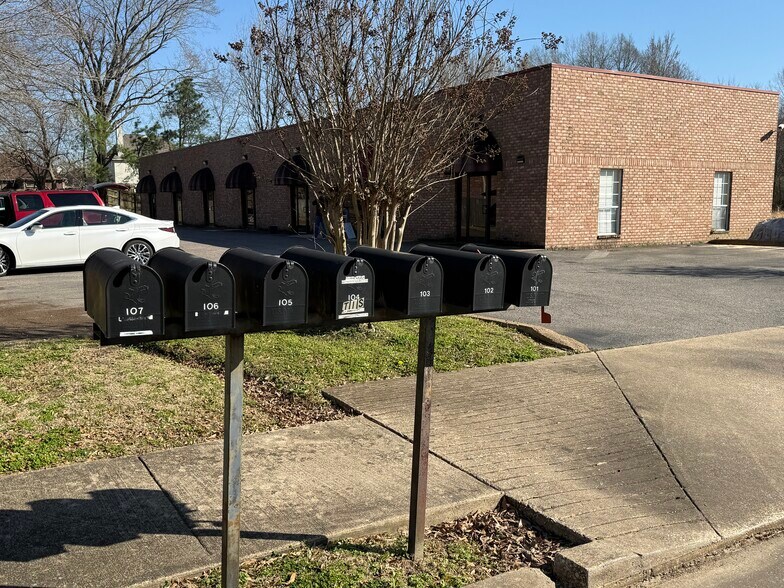 More Photos Of 5674 Cleaves Dr, Arlington Office For Lease