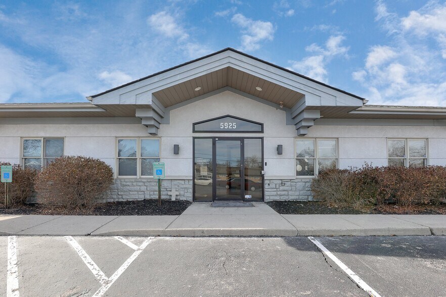 More Photos Of 5925-5935 Cleveland Ave, Columbus Medical For Sale