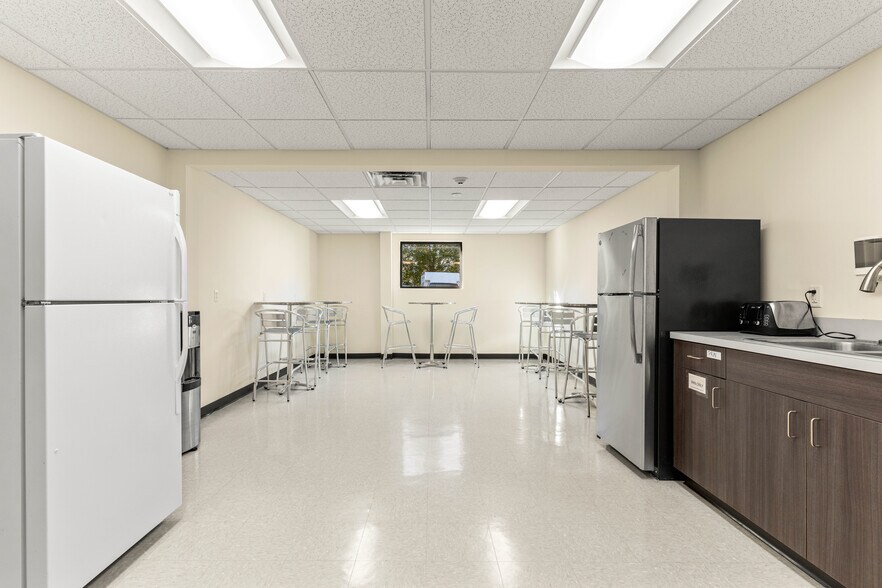 More Photos Of 73 Newton Rd, Plaistow Office Residential For Lease