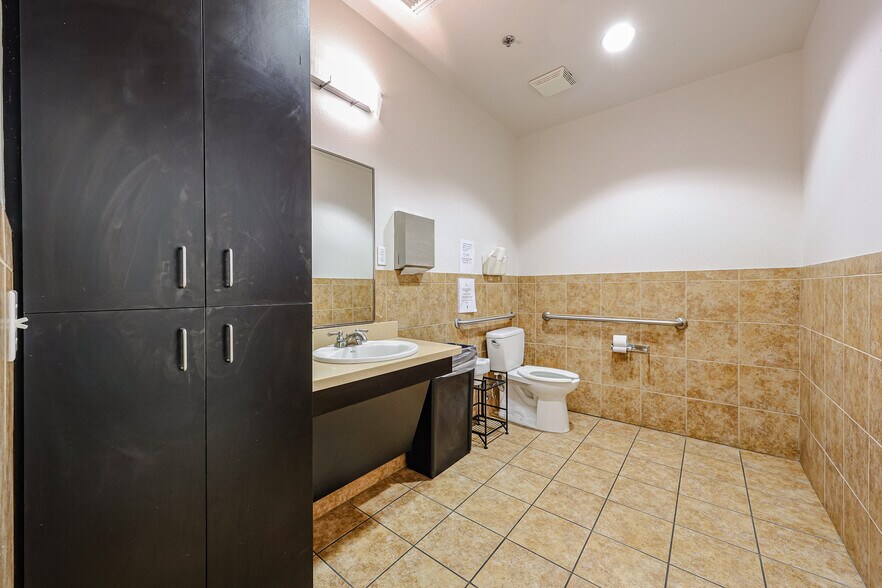 More Photos Of 535 E McKellips Rd, Mesa Office For Sale