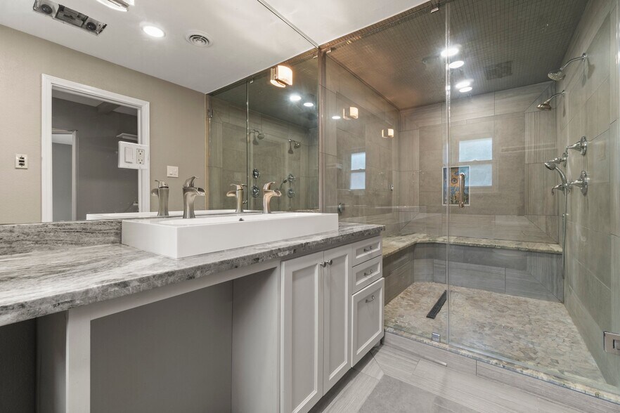 More Photos Of 2042 Teal Dr, Spring Dormitory For Sale