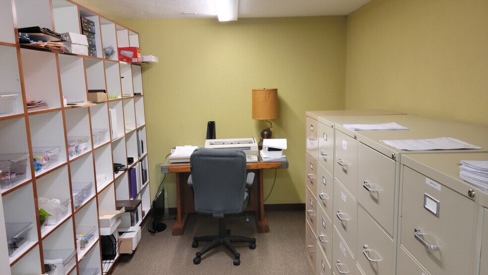 More Photos Of 473 S Indiana Ave, Englewood Coworking Space