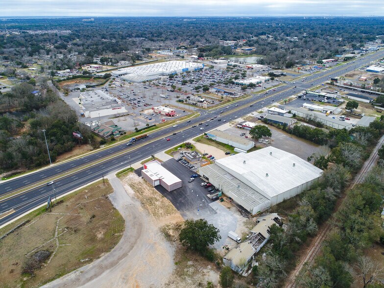 More Photos Of 8969 Pensacola Blvd, Pensacola Auto Repair For Sale