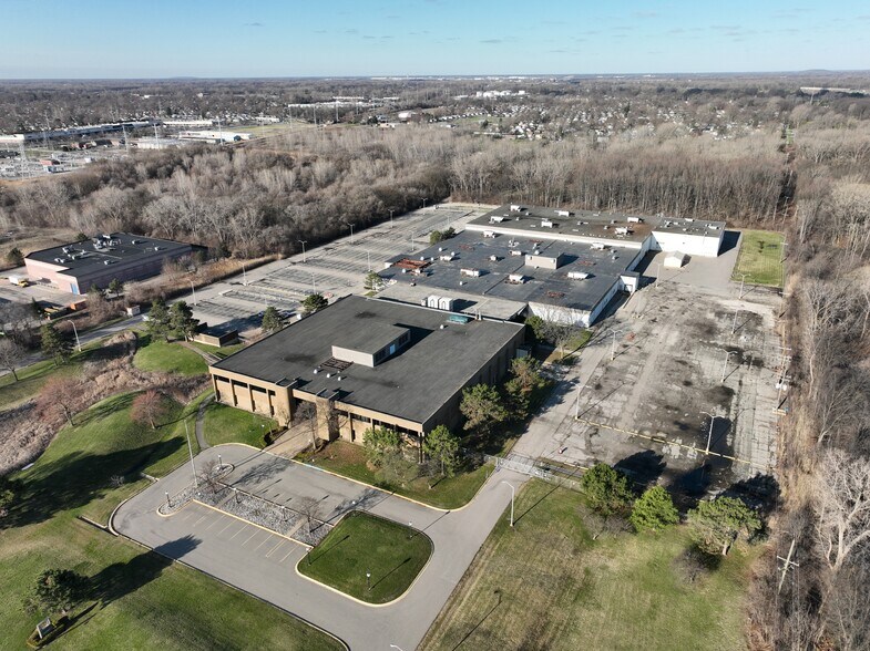More Photos Of 6400 Monroe Blvd, Taylor Industrial For Sale