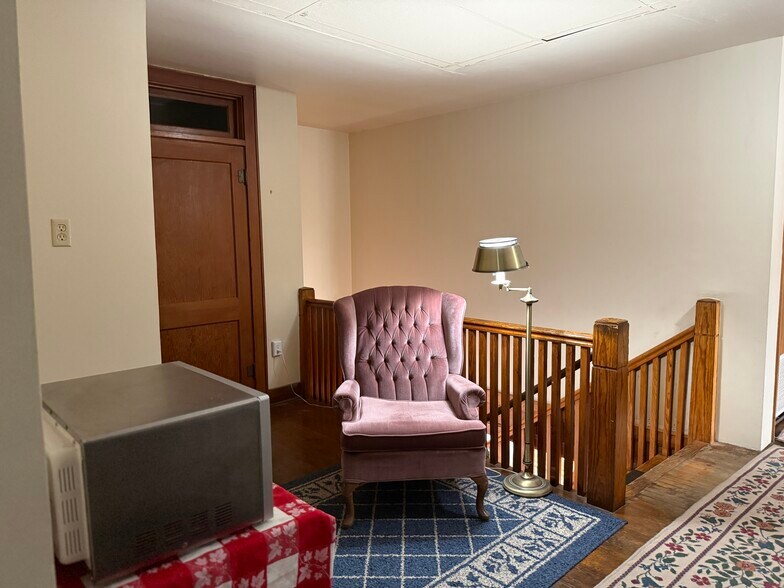 More Photos Of 218 Commercial Ave, Wallace Hotel For Sale