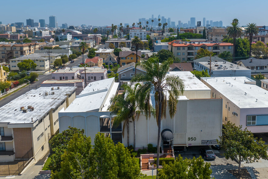 Primary Photo Of 950 S Gramercy Pl, Los Angeles Apartments For Sale