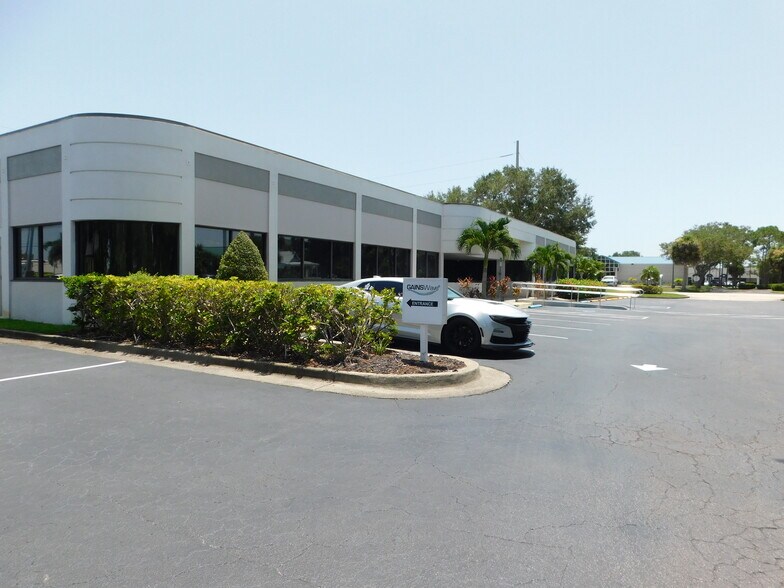More Photos Of 21 Suntree Pl, Melbourne Medical For Lease