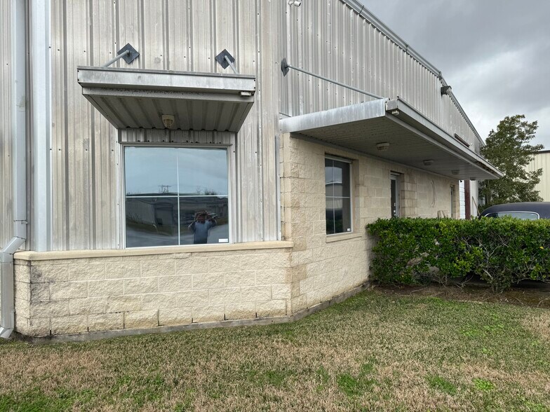 More Photos Of 371-1/2 Columbia Memorial Parkway, Kemah Unknown For Lease