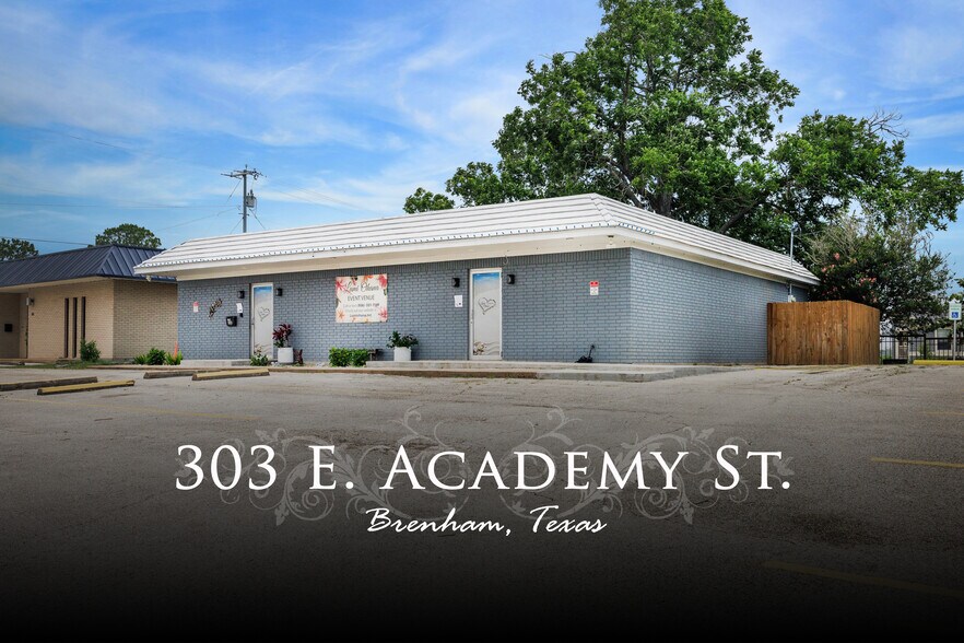 Primary Photo Of 303 E Academy St, Brenham Flex For Lease