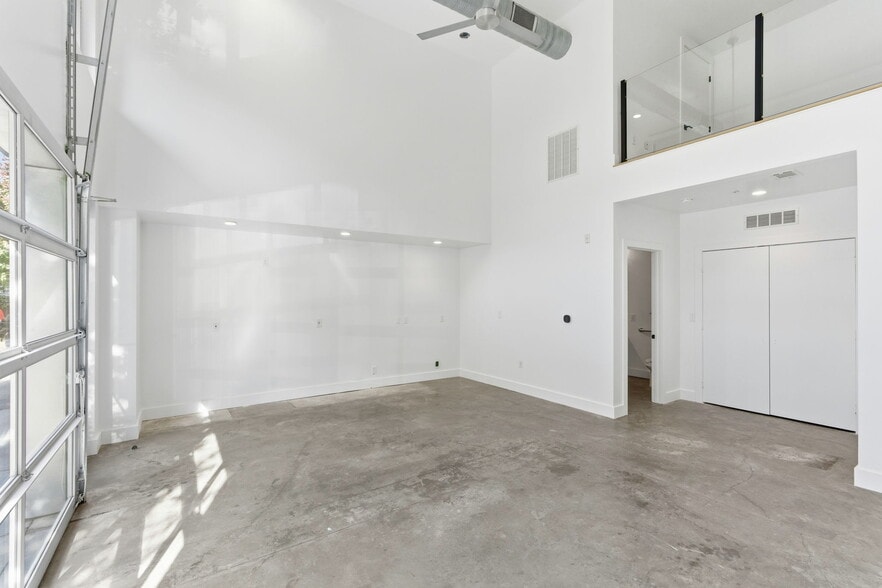 More Photos Of 1250 Martin St, Nashville General Retail For Lease