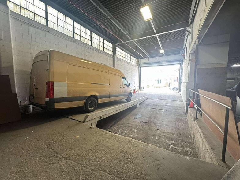 More Photos Of 58-54 59th St, Maspeth Warehouse For Lease