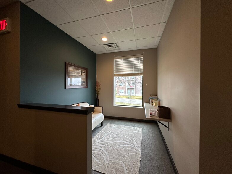 More Photos Of 673 Westbury Dr, Iowa City Storefront Retail Office For Sale